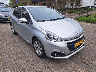 Coche accidentado Peugeot 208 1.2 pure tech urban 40097km nap 2016/1