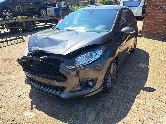 skadebil auto Ford Fiesta 1.0i ST line 2016/10