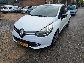 Damaged car Renault Clio 0.9 tce 2014/3