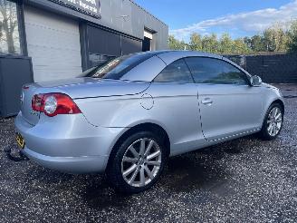 Volkswagen Eos 2.0-16V FSI AIRCO NAVI LEDER picture 4