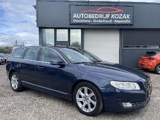 Coche accidentado Volvo V-70 2.0 D4 Momentum AIRCO LEDER 2014/10