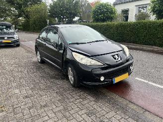 Coche accidentado Peugeot 207 1.4 2009/3
