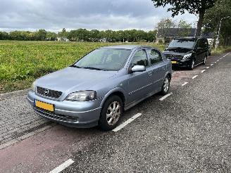 Opel Astra 1.6-G-HB picture 2