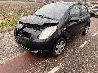 Toyota Yaris 1.3-16V VVT-i SOL picture 9