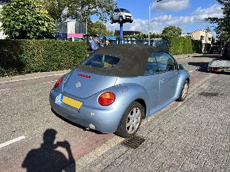 Volkswagen Beetle 1.6 Cabrio picture 3