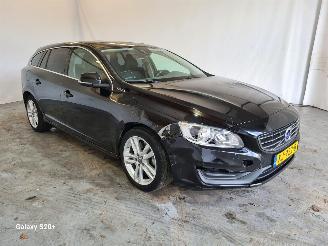 Unfallwagen Volvo V-60 2.4 D5 Twin Engine Lease Edition 2016/9