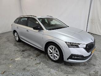 Schadeauto Skoda Octavia 1.0 e-TSI Sport Bns 2021/2