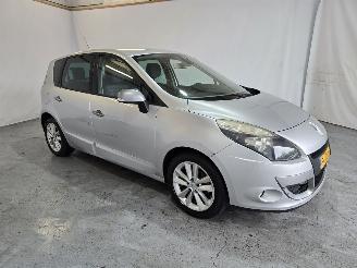 uszkodzony samochody osobowe Renault Scenic 1.4 TCE Celsium 2011/2