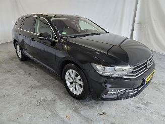 skadebil auto Volkswagen Passat Variant 2.0 TDI Business 2023/3