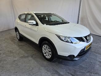 Vaurioauto  passenger cars Nissan Qashqai 1.2 Visia 2015/5