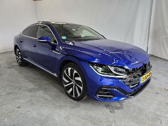 Damaged car Volkswagen Arteon 1.4 TSI eHy R Bns+ 2022/4