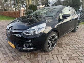 krockskadad bil auto Renault Clio 0.9 TCe Limited 2016/12
