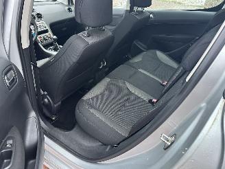 Peugeot 308 1.6 VTi XS picture 10