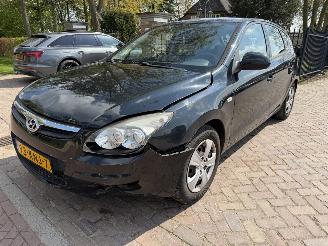 uszkodzony samochody osobowe Hyundai I-30 1.6i Dynamic 2010/1