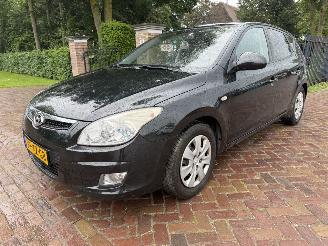 krockskadad bil auto Hyundai I-30 1.6i Dynamic 2007/11