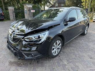 krockskadad bil auto Renault Mégane 1.3 TCe Limited 2018/7