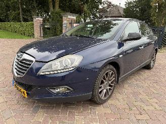 krockskadad bil auto Lancia Delta 1.4 M.air Gold 2012/7
