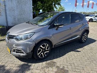 Coche accidentado Renault Captur 1.5dci clima 2015/11