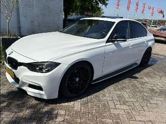 Unfallwagen BMW 3-serie 320d clima 2014/5