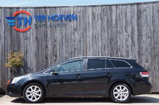krockskadad bil auto Toyota Avensis 2.0D-4D Airco Navi Cruise Standkachel Stoelverwarming 93KW Euro 5 2009/4