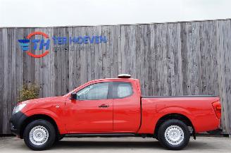 krockskadad bil auto Nissan Navara 2.3 DCi Pick Up 4X4 Cruise Trekhaak Sper 120KW Euro 6 DPF 2016/9