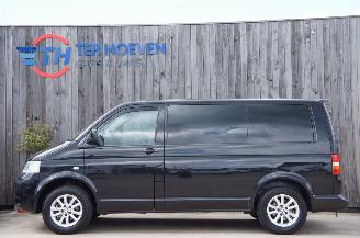Damaged car Volkswagen Transporter T5 2.5 TDi L1H1 Automaat Airco Navi 96KW Euro 4 2006/10
