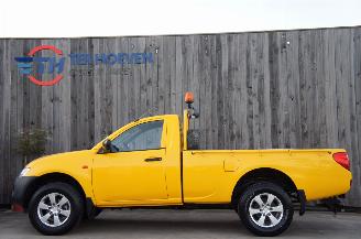 uszkodzony samochody osobowe Mitsubishi L-200 2.5 DI-D Single Cab 4X4 2-Persoons Diff Lock 100KW Euro 4 2008/6