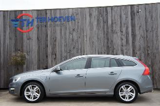 Damaged car Volvo V-60 2.4 Twin Engine Hybrid D6 AWD Summum Harman Kardon Trekhaak 212KW 2016/9