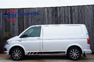 skadebil auto Volkswagen Transporter T6 2.0 TDi L1H1 Edition-Pakket Airco Cruise Trekhaak 84KW Euro 6 2017/6