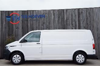 skadebil auto Volkswagen Transporter T6 2.0 TDi Lang Automaat Airco Navi Cruise Apple Carplay 110KW Euro 6 2023/6