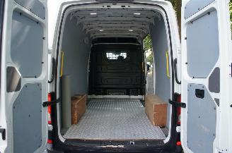 Volkswagen Crafter 2.0 TDi L3H3 Airco Navi Cruise Apple Carplay 130KW Euro 6 picture 8
