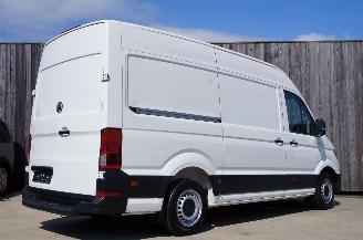 Volkswagen Crafter 2.0 TDi L3H3 Airco Navi Cruise Apple Carplay 130KW Euro 6 picture 3