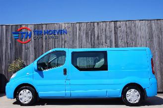 Vaurioauto  passenger cars Renault Trafic 2.0 DCi Lang Dubbele Cabine Airco Trekhaak 66KW Euro 4 2007/2