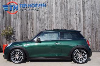 Schadeauto Mini Cooper S SD F56 Automaat Airco Navi Cruise Pano Stoelverwarming 125KW Euro 6 2015/3