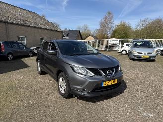 Schadeauto Nissan Qashqai 1.2 N-Connecta REST BPM €500!!! 2016/4