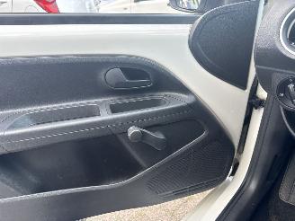 Volkswagen Up! 1.0 move up! BlueMotion picture 24