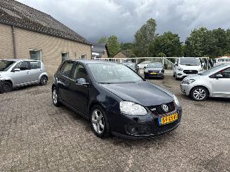 damaged passenger cars Volkswagen Golf 1.6 FSI Optive 3 GTI LOOK 2007/8