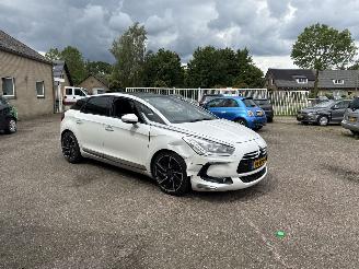 uszkodzony samochody osobowe Citroën DS5 2.0 HDi Sport Chic REST BPM €700,-!!! 2012/3
