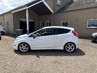 Ford Fiesta 1.25 Ghia picture 4