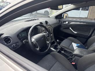 Ford Mondeo 2.0-16V Titanium picture 16