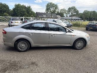 Ford Mondeo 2.0-16V Titanium picture 8