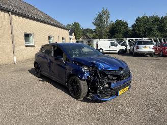damaged passenger cars Renault Clio E-TECH HYBRID 1.6ETFH145espAlpine 2023/9