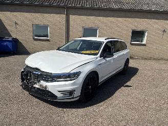 Volkswagen Passat 1.4 TSI GTE REST BPM €300,-!!! picture 3