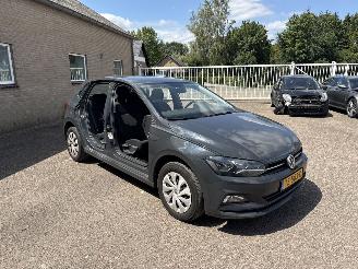 uszkodzony samochody osobowe Volkswagen Polo 1.0 TSI Comfortline REST BPM €700,-!!! 2018/11