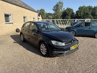 uszkodzony samochody osobowe Volkswagen Golf 1.0 TSI Comfortline AUT 2017/5