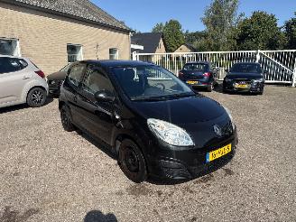 Coche accidentado Renault Twingo 1.2 Authentique 2008/12