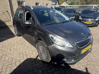 Unfallwagen Peugeot 2008 1.2 PureTech Active REST BPM €300,-!!! 2016/3
