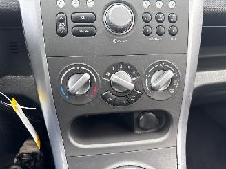 Suzuki Splash 1.0 VVT Exclusive WEINIG KILOMETERS picture 19