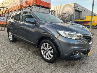 uszkodzony samochody osobowe Renault Kadjar 1.2 TCe Intens 2016/9