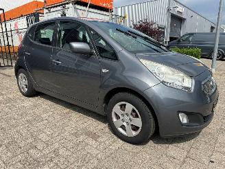 Unfallwagen Kia Venga 1.4 CVVT Comfort Pack 2011/8